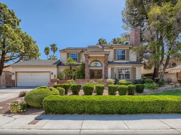 38 Hummingbird Ln, Henderson, NV 89014