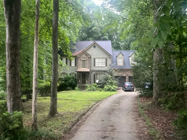 4853 Winterwood Dr, Raleigh, NC 27613