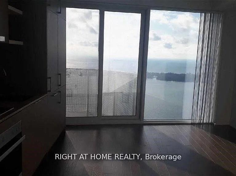 100 Harbour St #6408 — Photo 3