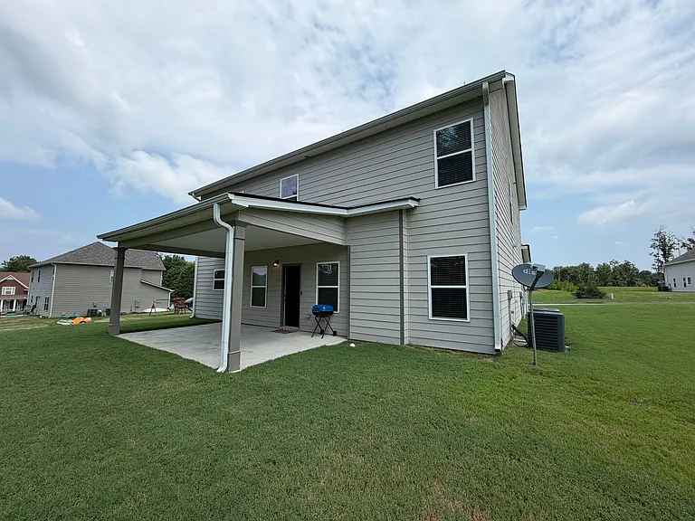 61 N Village Cir — Photo 39