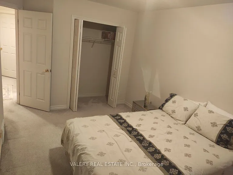 1058 Lexington Cir — Photo 20