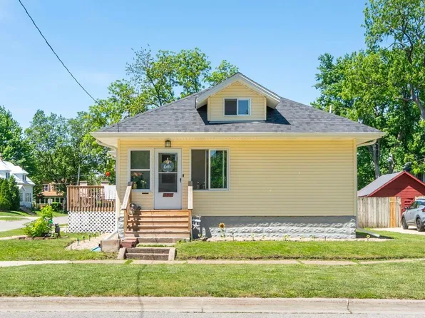 1324 W 6th St, Waterloo, IA 50702