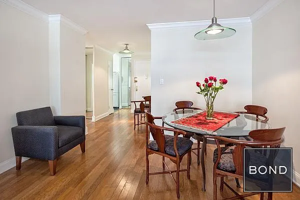 Sold by Bond New York | media 3