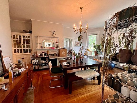 5th image of 221 Atlantic St #1
