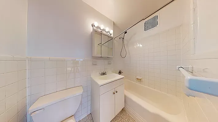 Rented by Bond New York | media 7