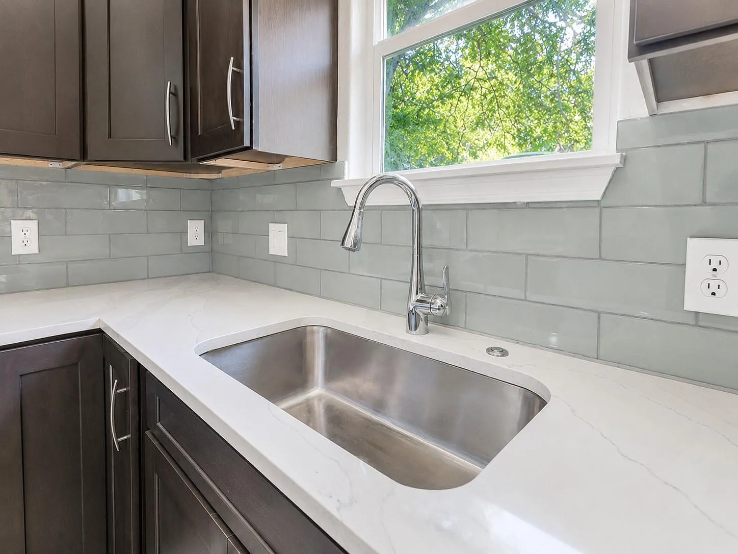 3 bed, 2.0 bath, 1142 sqft, $1,600 — Photo 4