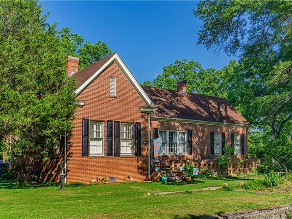 15 Oswichee St, Seale, AL 36875