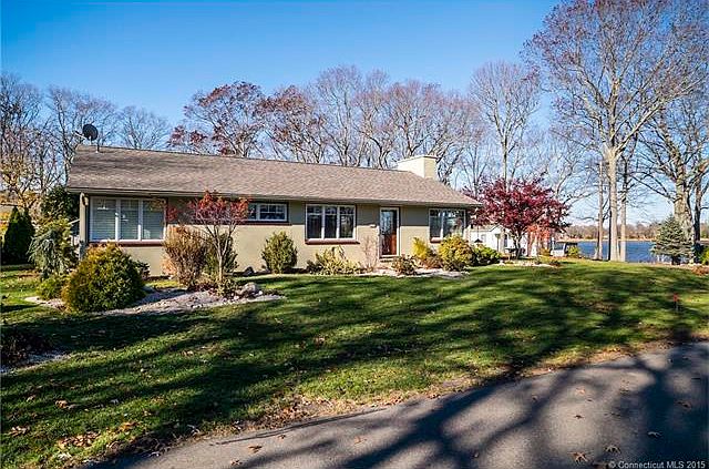 EASY LIVING ON SOUTH COVE!