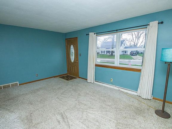3rd image of 645 Stuart Ave