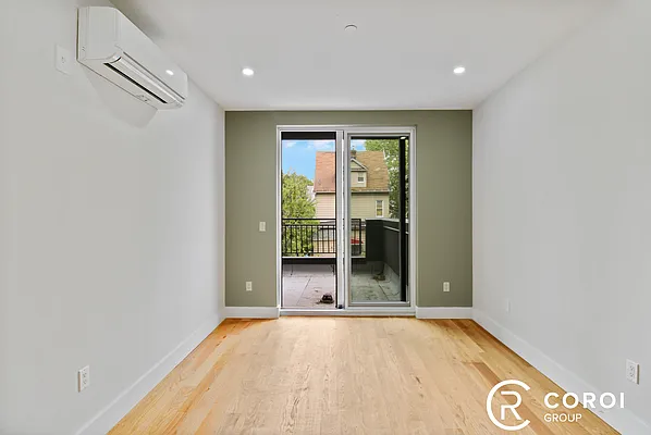 Rented by Coroi Corp | media 14