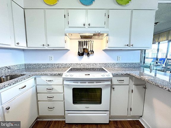 3rd image of 119 Old Landing Rd #307F