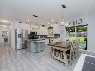 6214 Sitka Rd, Sechelt, BC V7Z 0L3