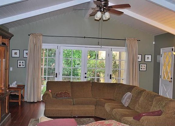 2nd image of 627 Irving Dr