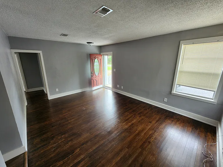 1316 Dexter Ave — Photo 7