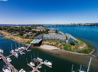 154 N Hayden Bay Dr, Portland, OR