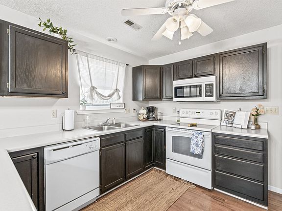 5th image of 3913 Cotton Wood Ct