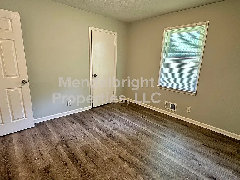 826 Tanner Rd — Photo 15