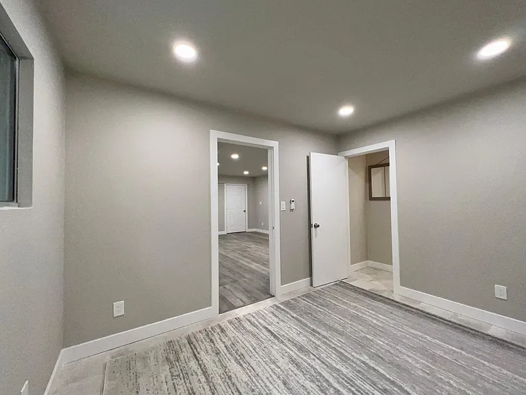 5799 Callister Ave — Photo 11