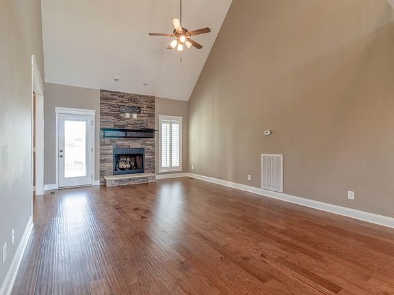 4th image of 341 S Stonecrop Ct