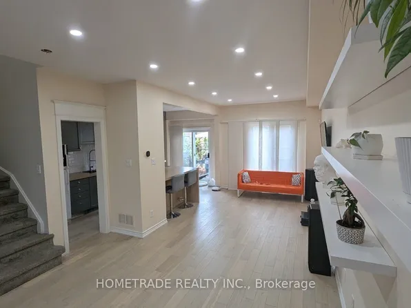 231 Denise Cir, Newmarket, ON L3X 2K2