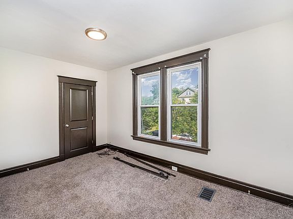 4th image of 967 Kirbert Ave