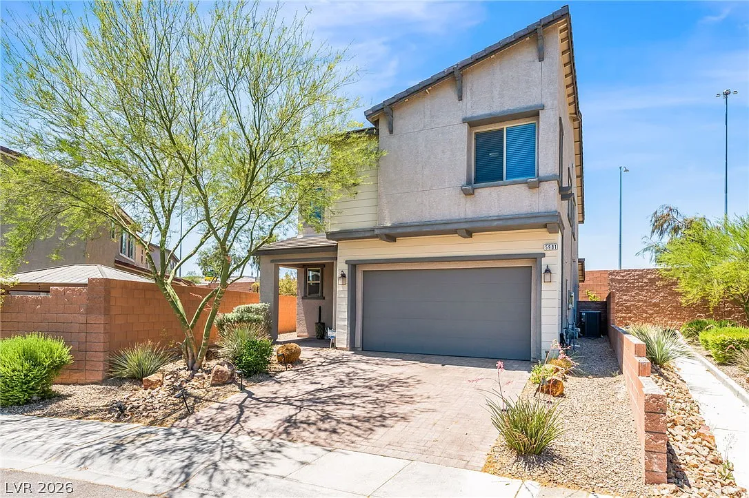 3 bed, 2.5 bath, 2071 sqft, $2,780 — Photo 2