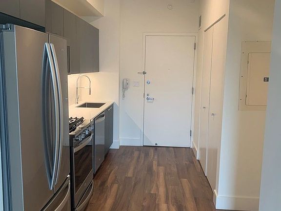 3rd image of 22 E 1st St APT 617