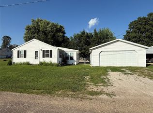 1222 Summit St, Center Point, IA 52213