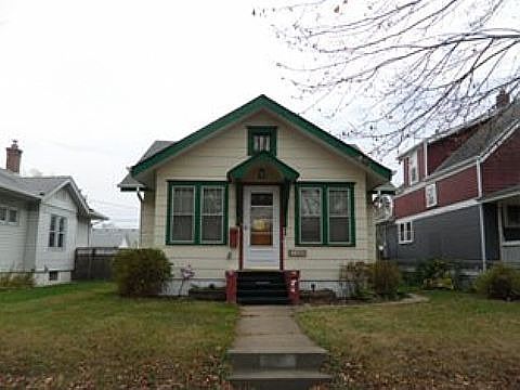 1st image of 149 6th Ave S