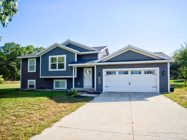 2183 Walking Horse Ln, Allegan, MI 49010