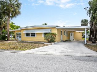 726 Viking Ave, Tavares, FL 32778