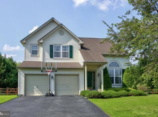 19 Chapman Ln, Bear, DE 19701