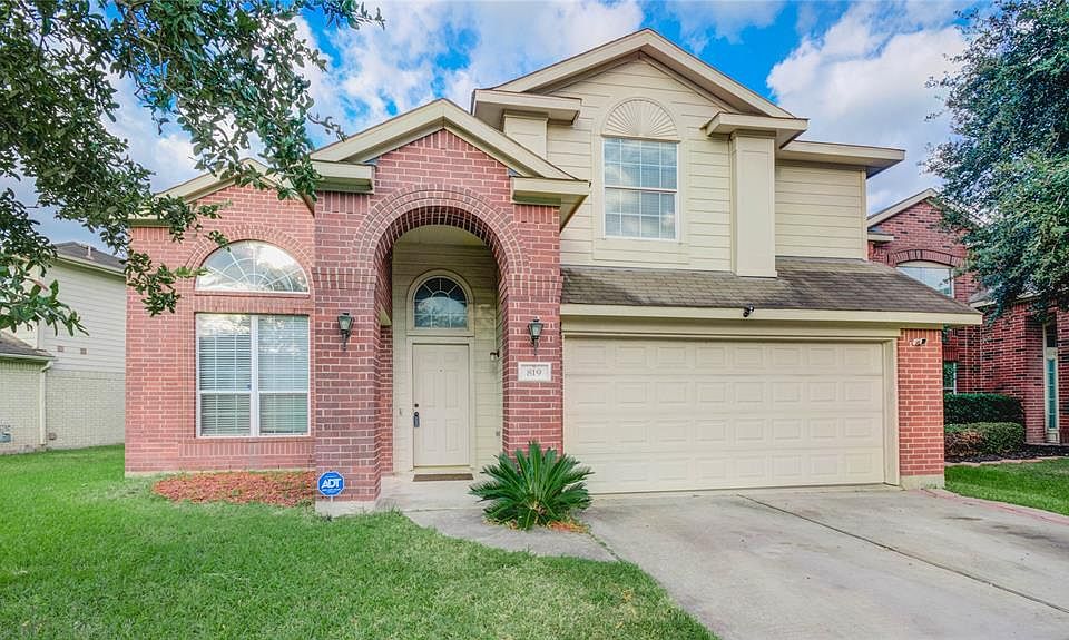 1st image of 819 Hillock Bluff Cir
