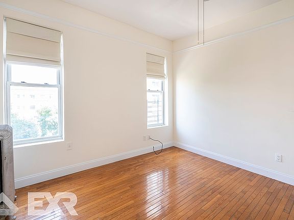5th image of 215 W 116th St APT 5B