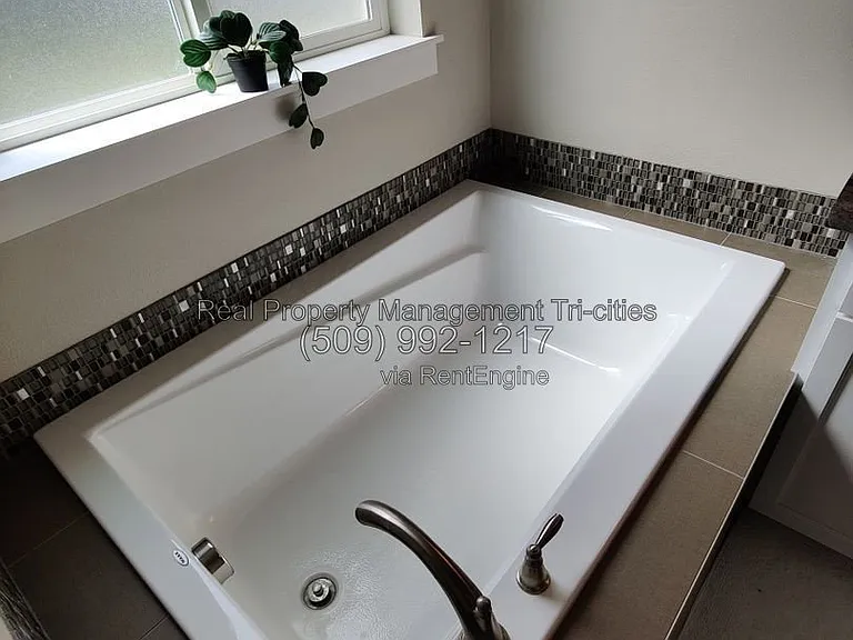 1108 S Kansas Pl — Photo 22
