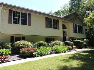 412 Rockland Rd, Scituate, RI 02857