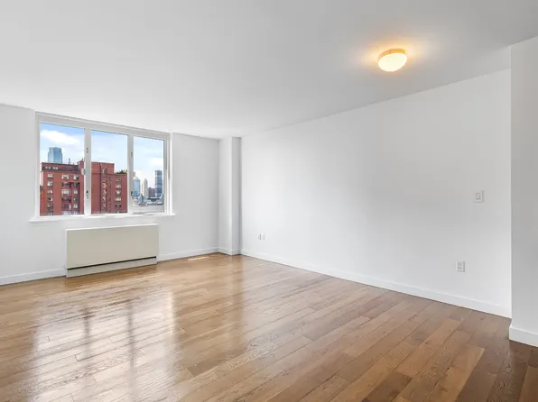 225 Rector Place image 6 of 18