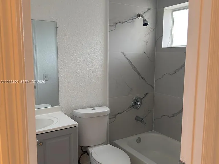 689 NW 6th St #689 — Photo 8