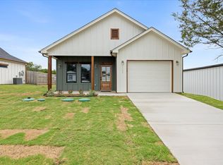 2603 Creekview Dr, Granbury, TX 76048