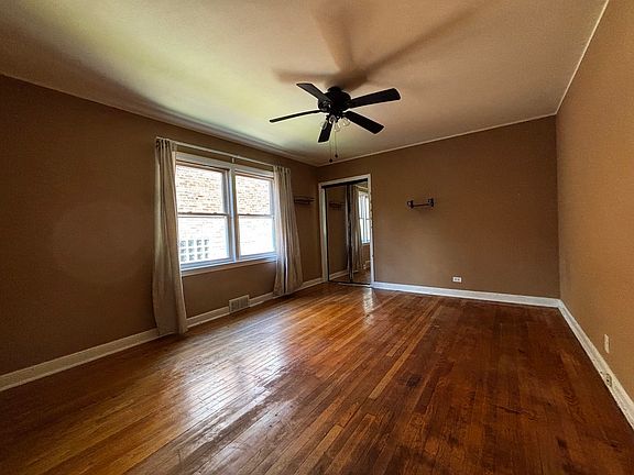 5th image of 7838 Lowell Ave