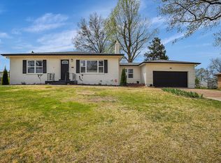 8910 Wilma Dr, Saint Louis, MO