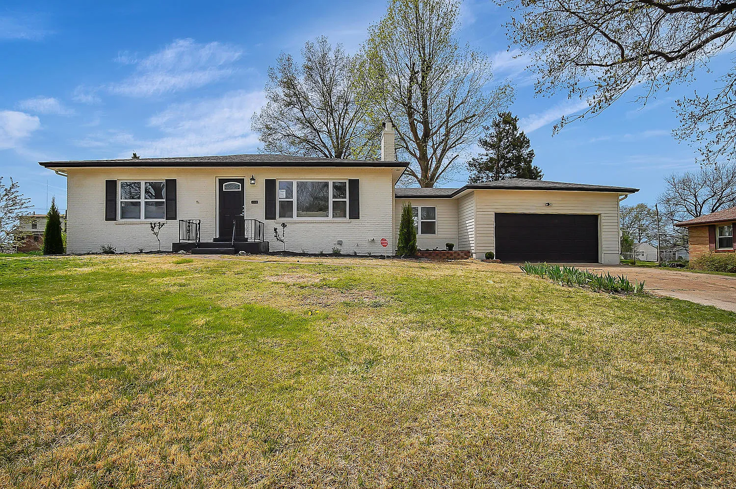 8910 Wilma Dr photo 1