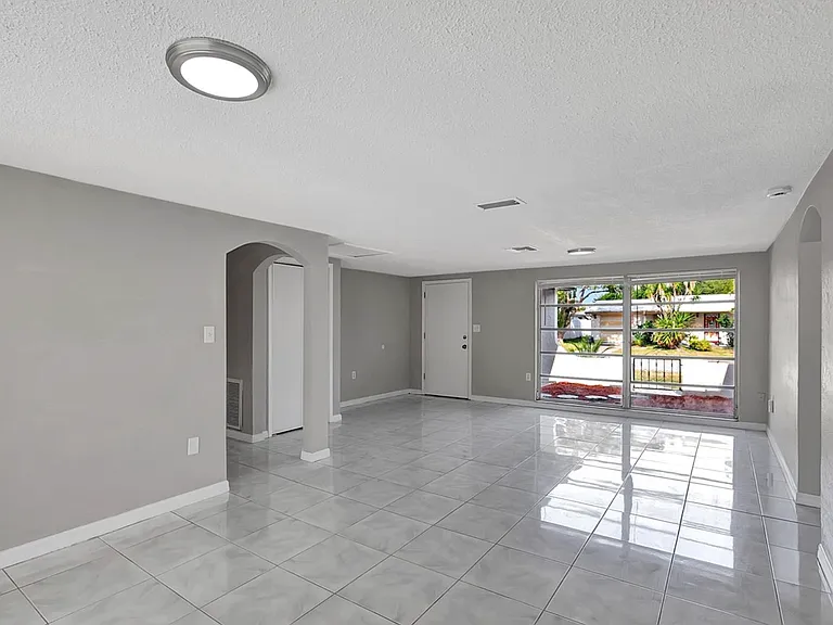 7210 Parrot Dr — Photo 11