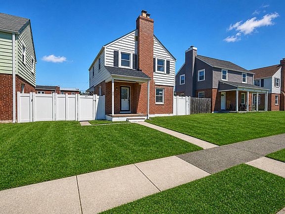 3rd image of 62 Yorkway