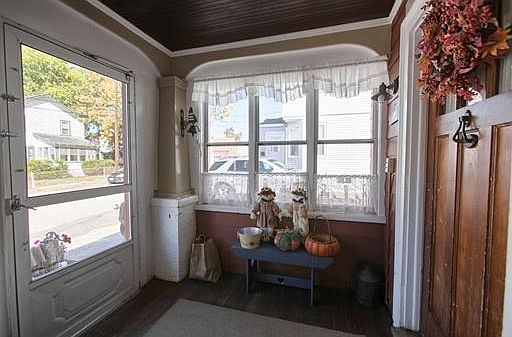 3rd image of 44 Ashland Ave