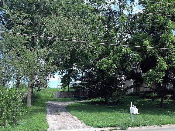 2nd image of 713 S 36th St