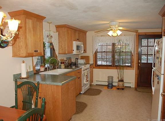 beautifully remodeled kitch...
