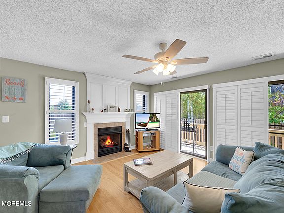 4th image of 1917 Bay Boulevard #1
