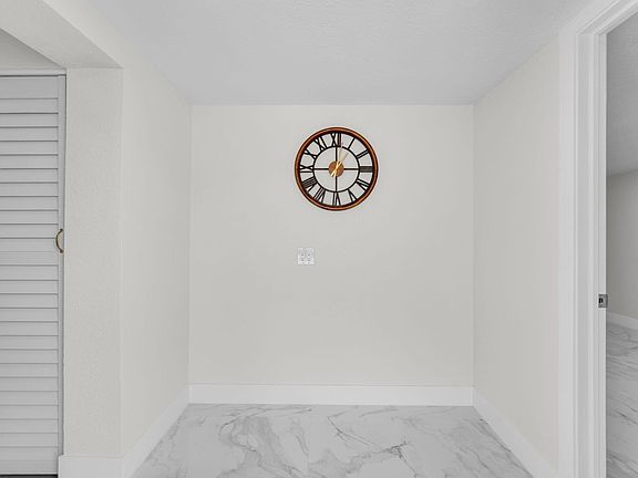 3rd image of 1206 S Ridge Road