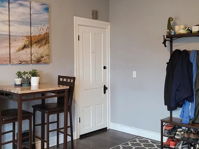 313 Lafayette Ave NE #2 — Photo 3